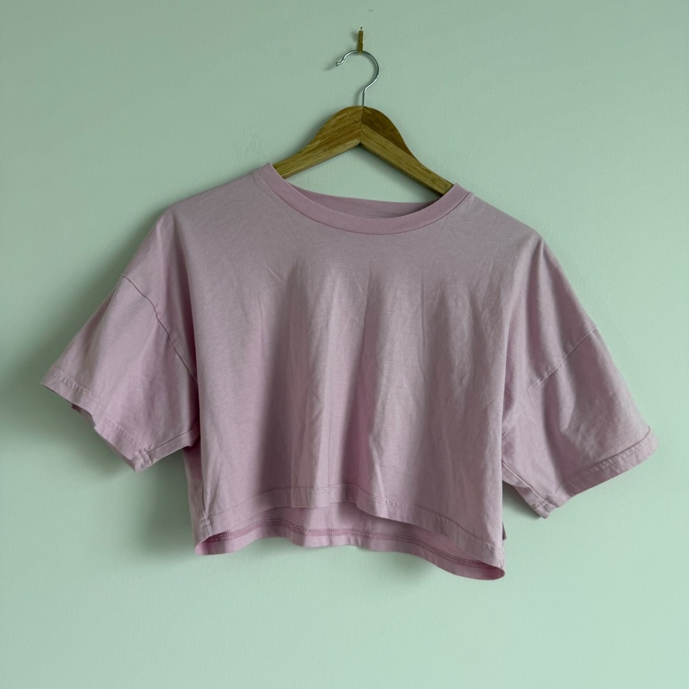 Aritzia TNA Cropped Laid Back Pink T-Shirt Size Large